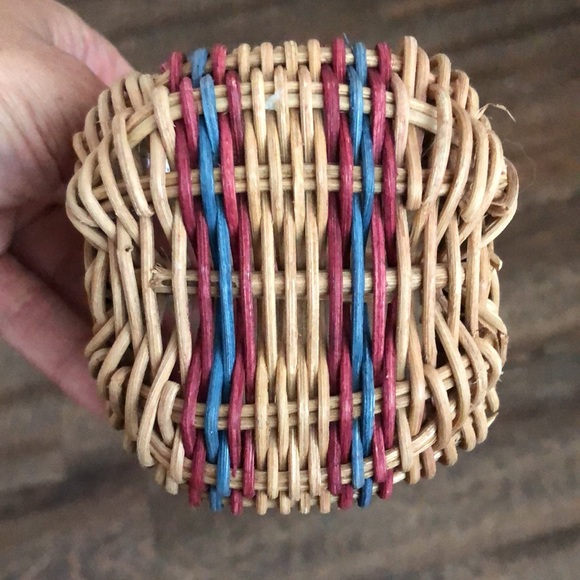 Handmade Tiny Basket Doll Miniature Wicker - Picture 4 of 6